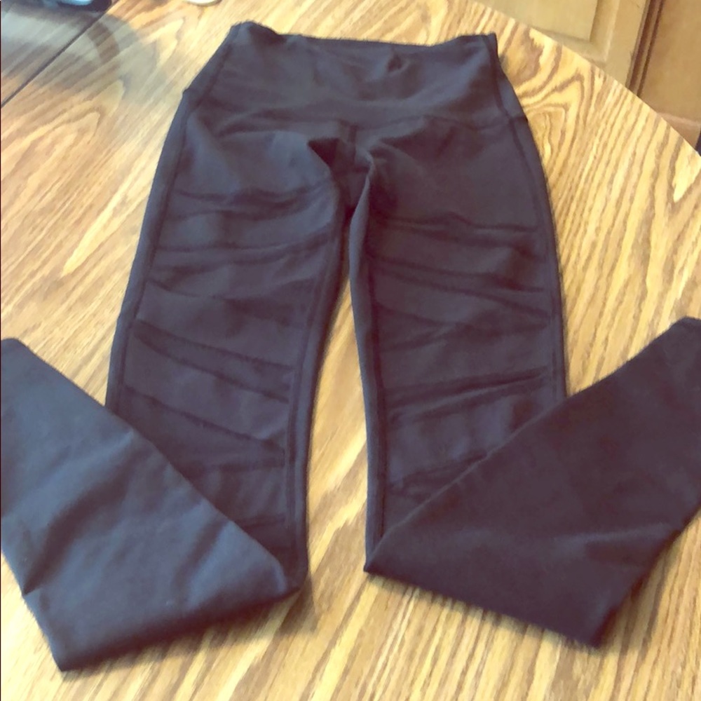 Lululemon SE mesh leggings